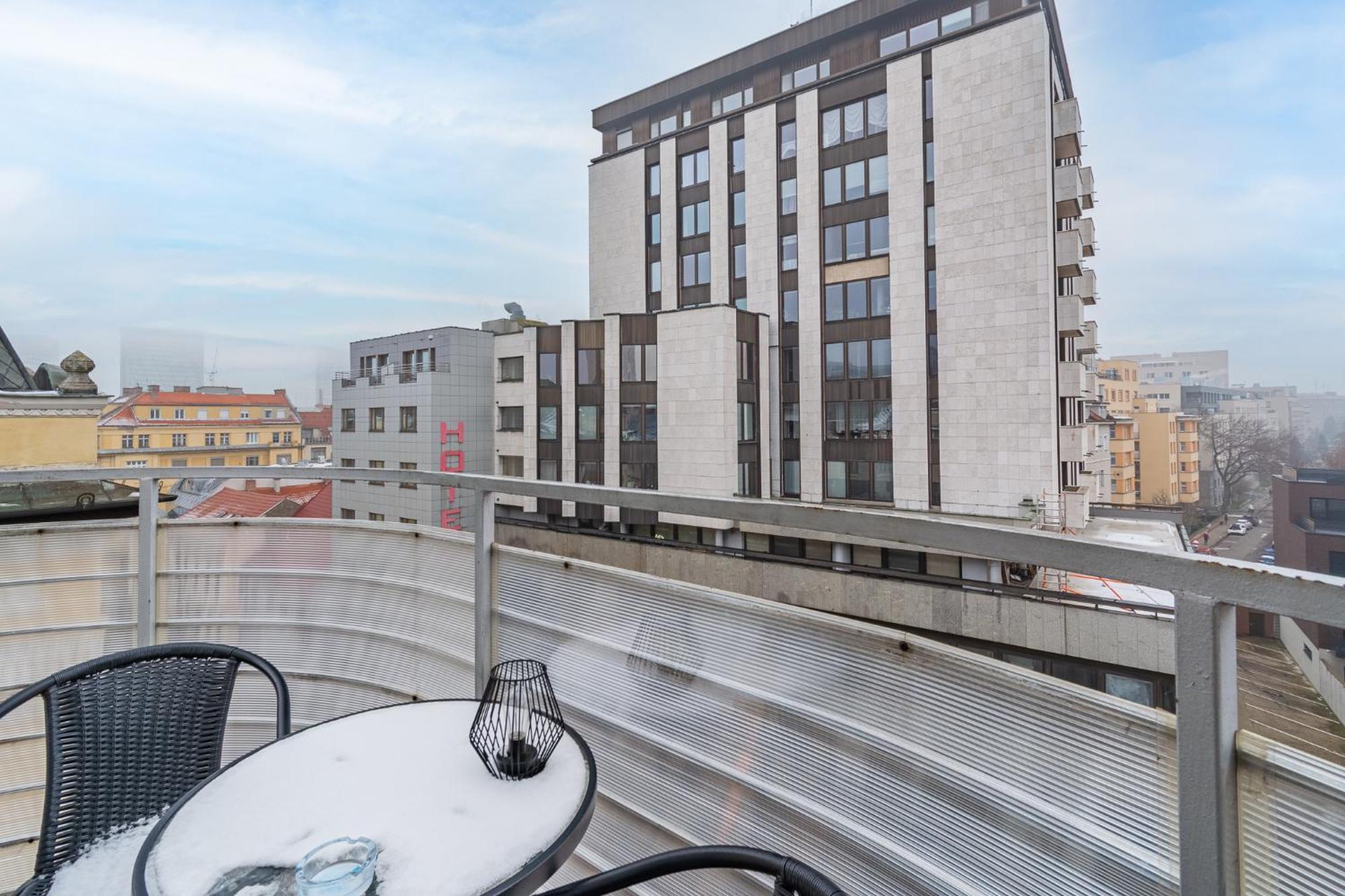 Natural-Style Apartment In The Centre Of Bratislava Exterior foto