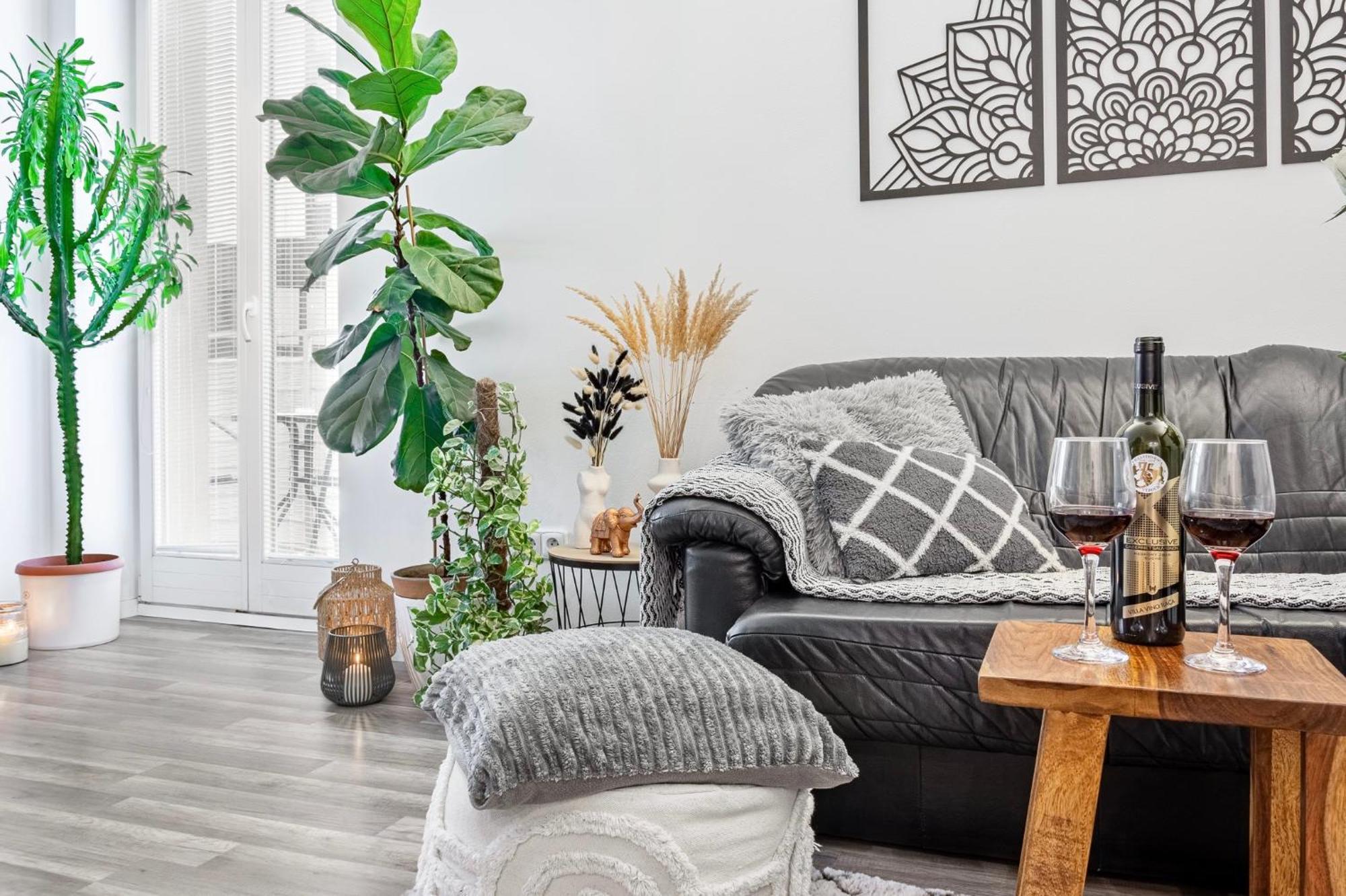 Natural-Style Apartment In The Centre Of Bratislava Exterior foto