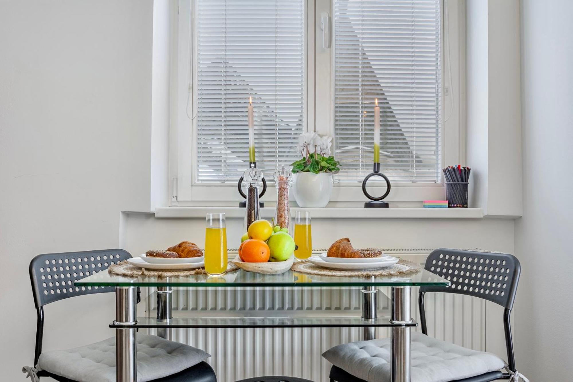 Natural-Style Apartment In The Centre Of Bratislava Exterior foto