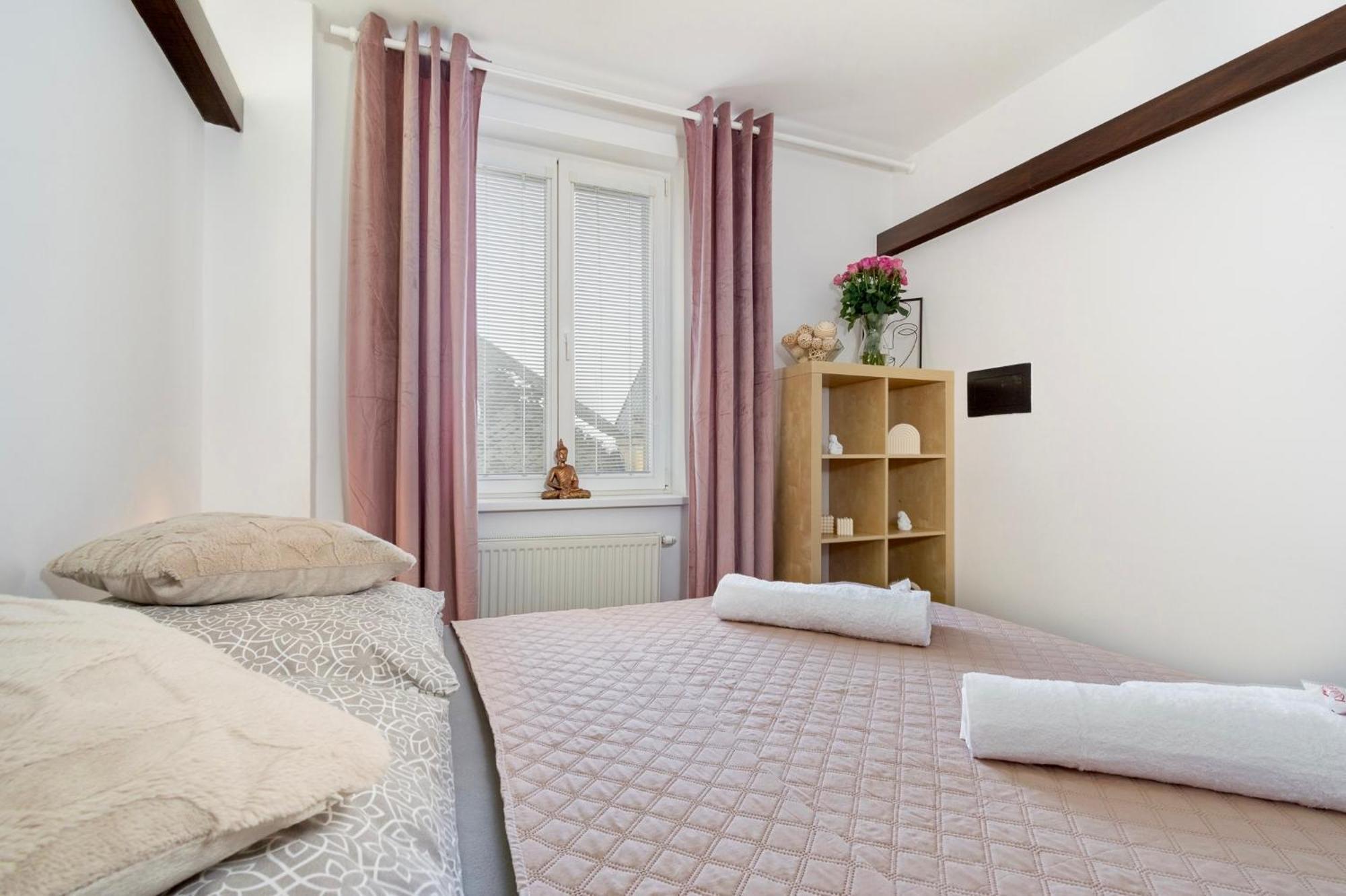 Natural-Style Apartment In The Centre Of Bratislava Exterior foto